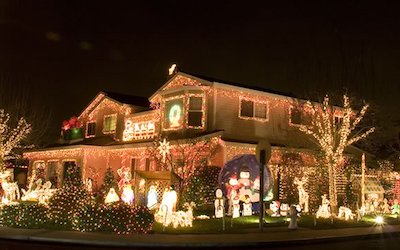 When is it Appropriate to Turn on My Christmas Lights for the Season?