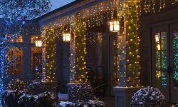 Tips on Hanging Christmas Lights and Decorations in Cold Winter Weather