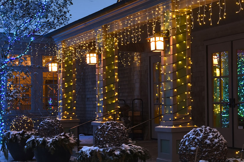 Tips on Hanging Christmas Lights and Decorations in Cold Winter Weather